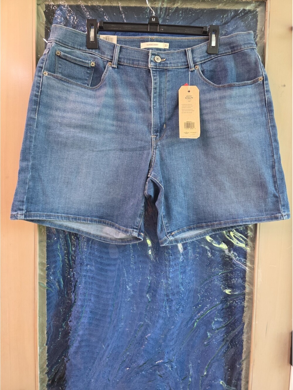 NWT Levi's Sculpt Women's Mid Rise Classic Shorts Size 33 /16